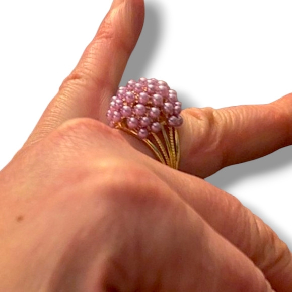 Elegant Gold and Light Amethyst Pearl Cluster Ring Women's Sz 8 & 9 - Picture 4 of 5